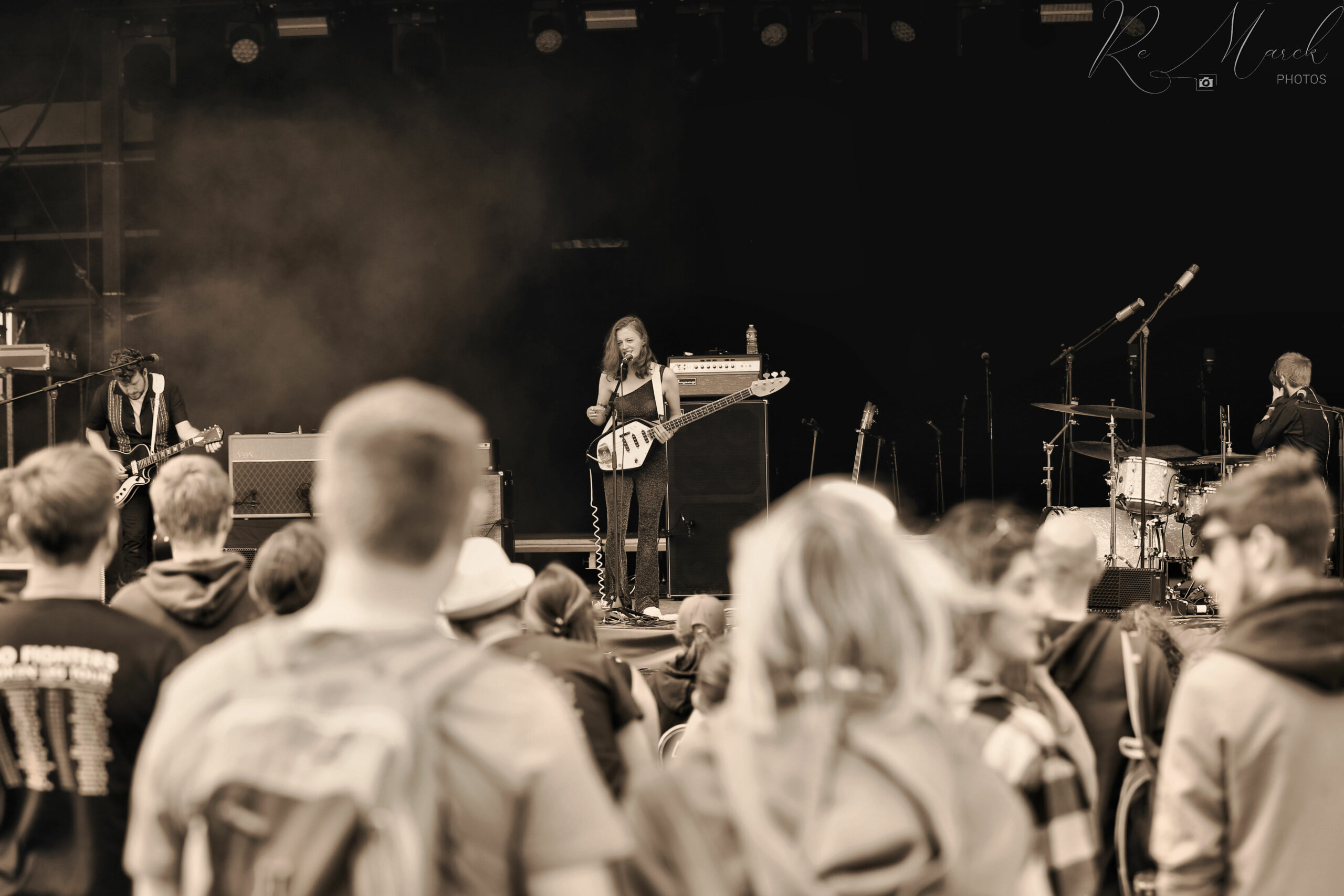 Un autel rue de la Paix.