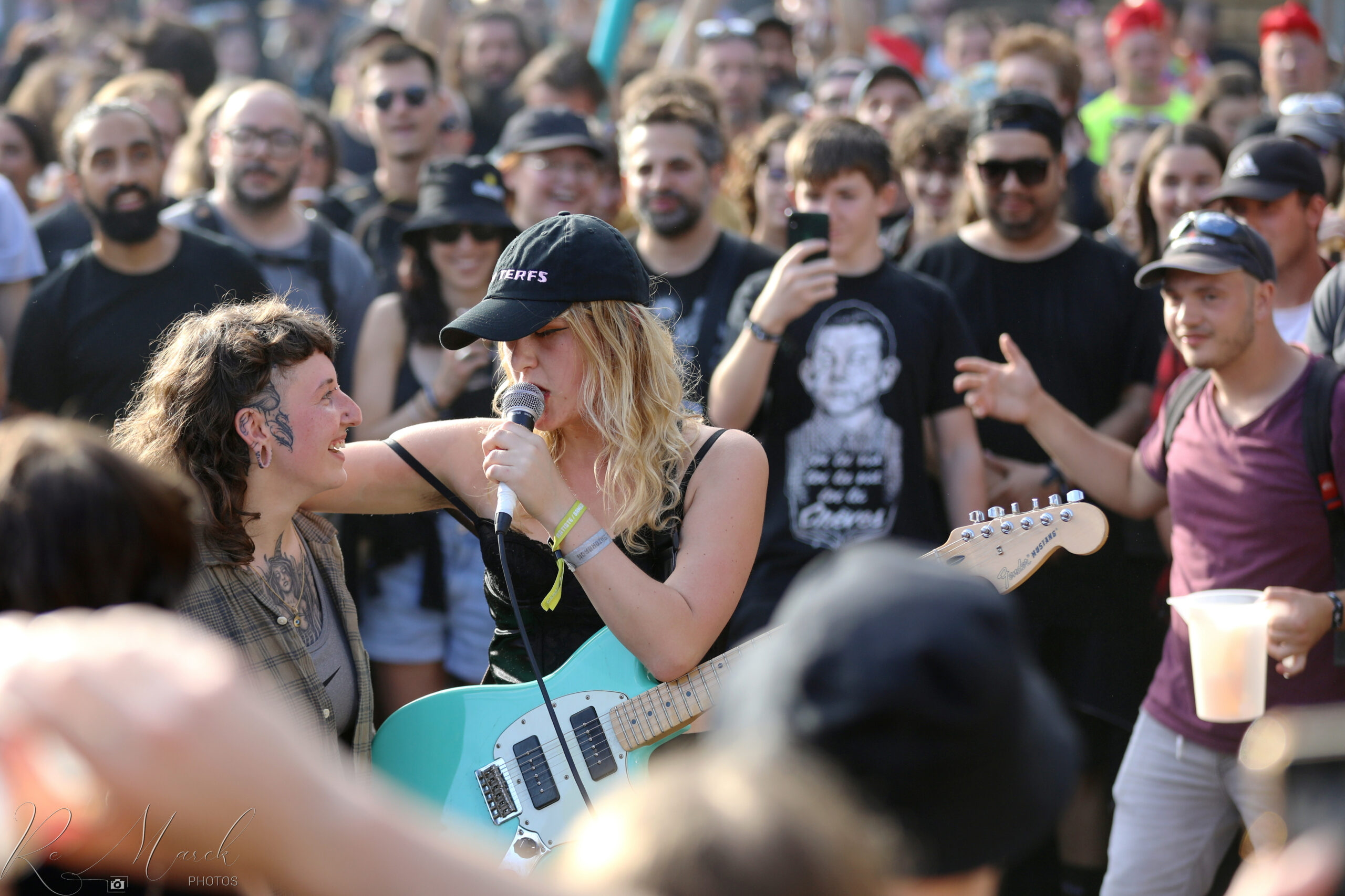Lambrini Girls 17 Cabaret Vert 2023
