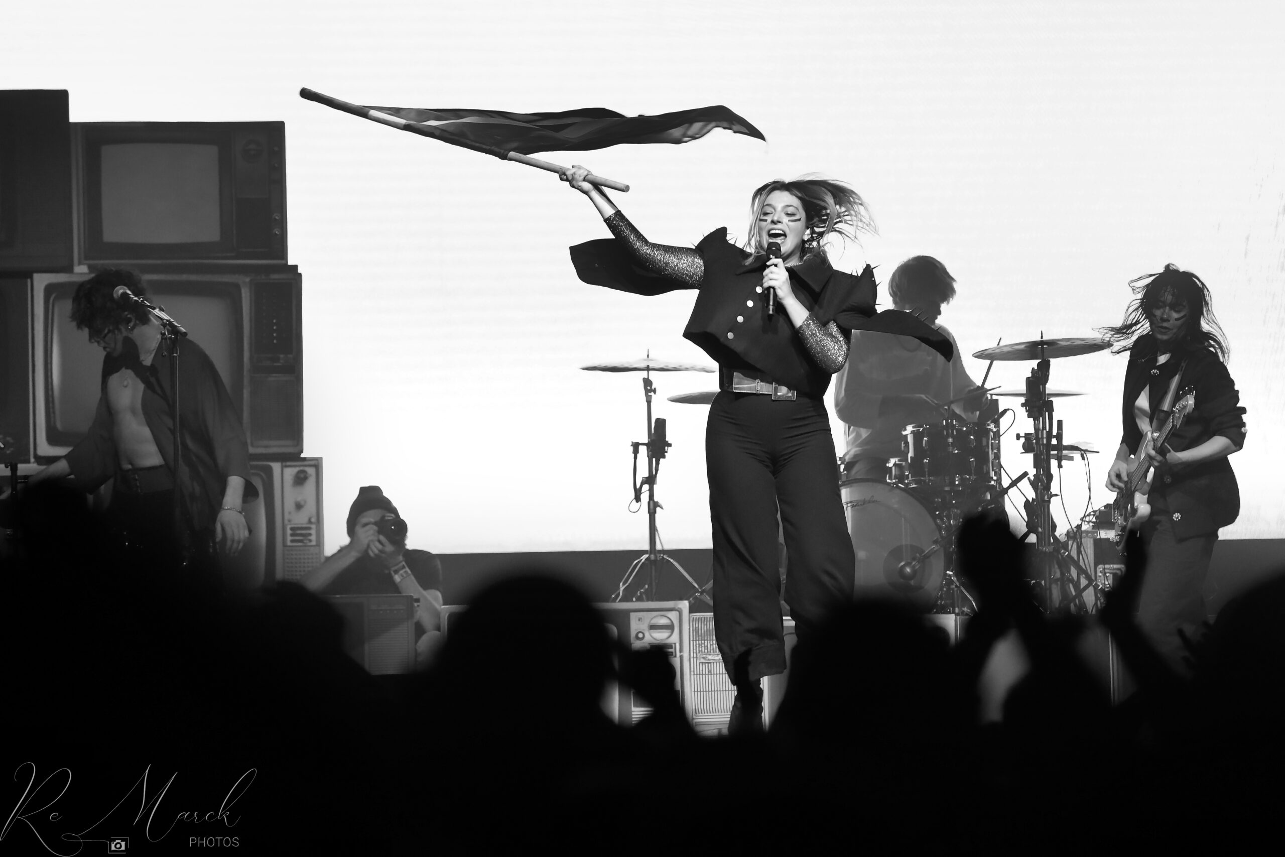 Hyphen Hyphen retourne le public sérésien.