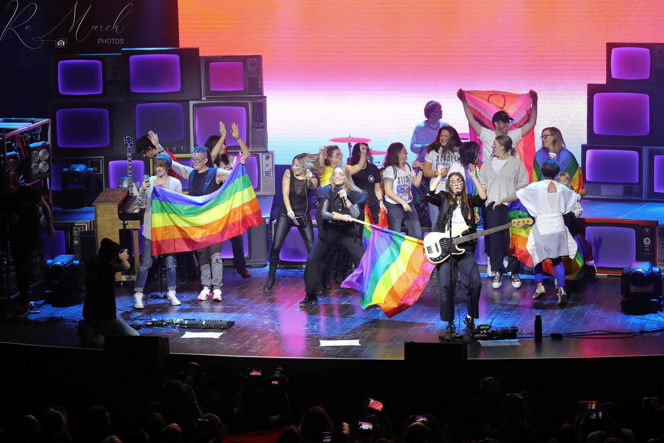 xHyphen-Hyphen-36-OM23