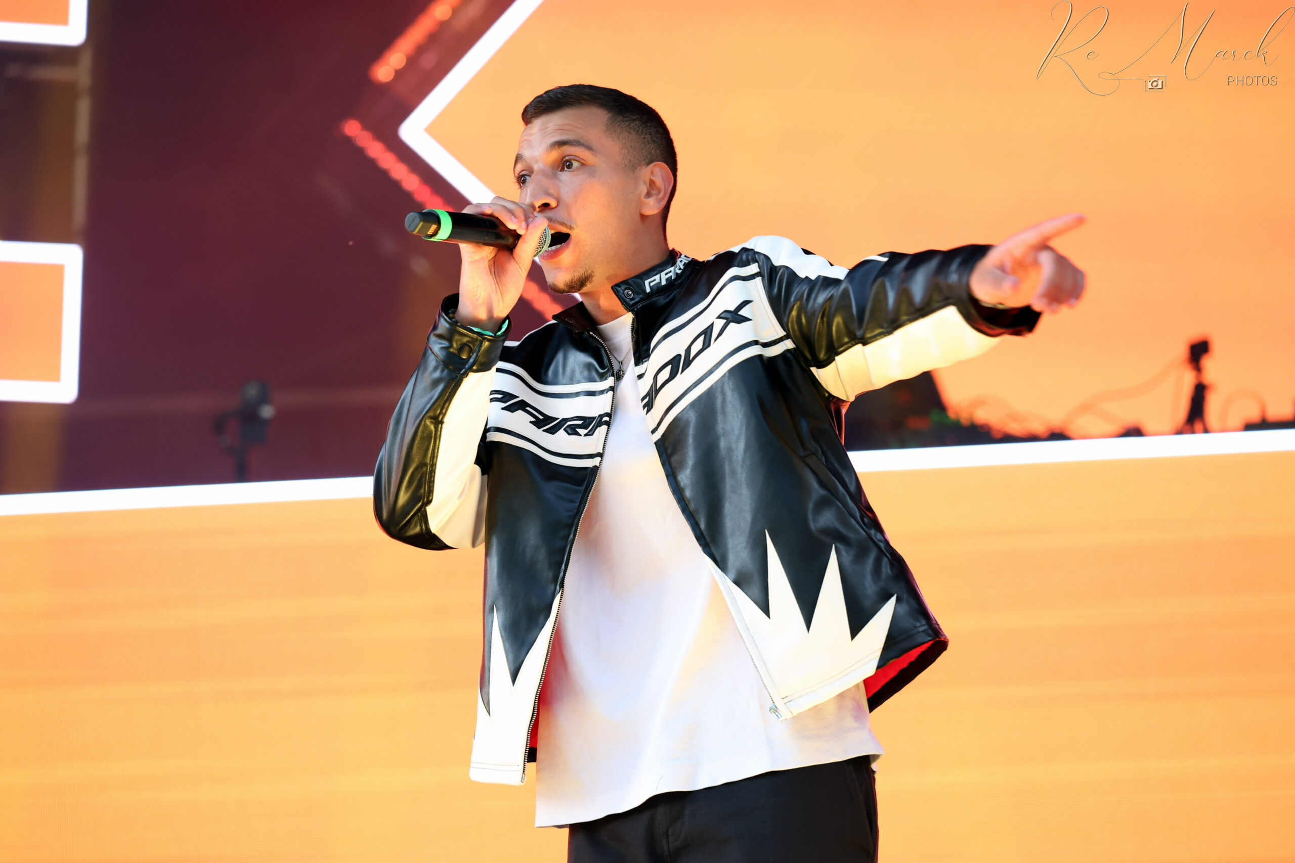 xxYoussef Swatt&rsquo;s 3 CabaretVert24 V