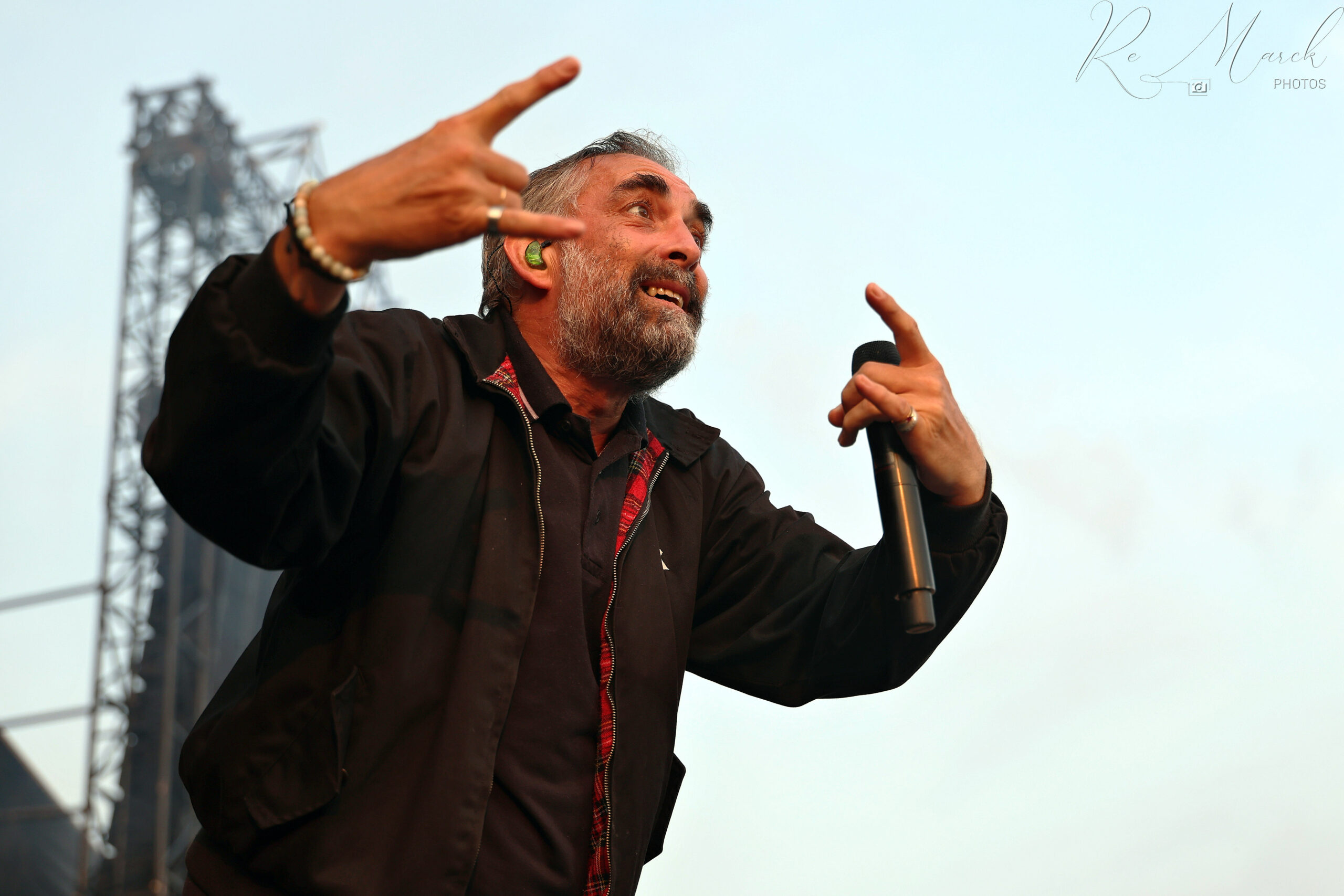 xxMass Hysteria 14 Cabaret Vert 24 D