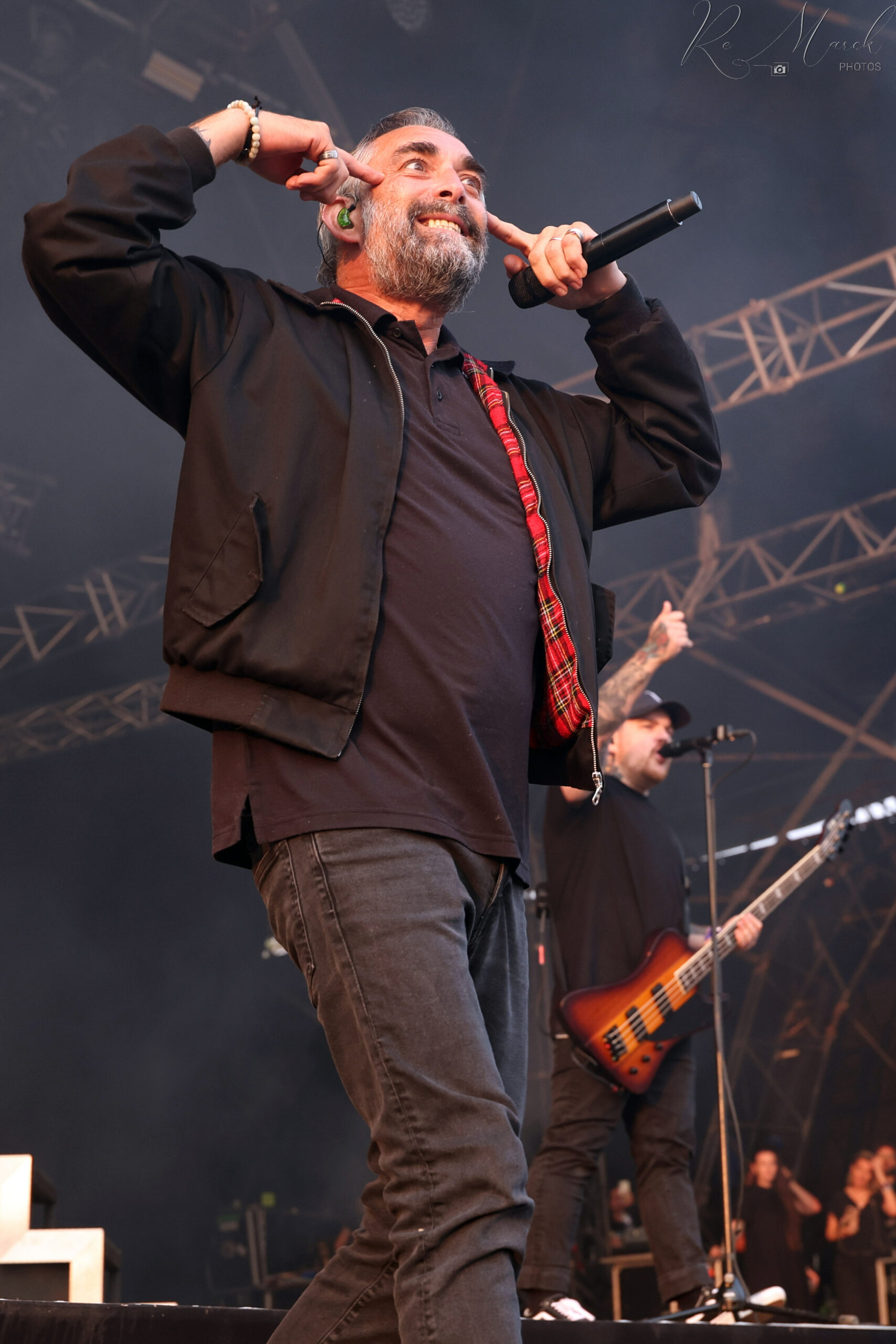 xxMass Hysteria 2 Cabaret Vert 24 D