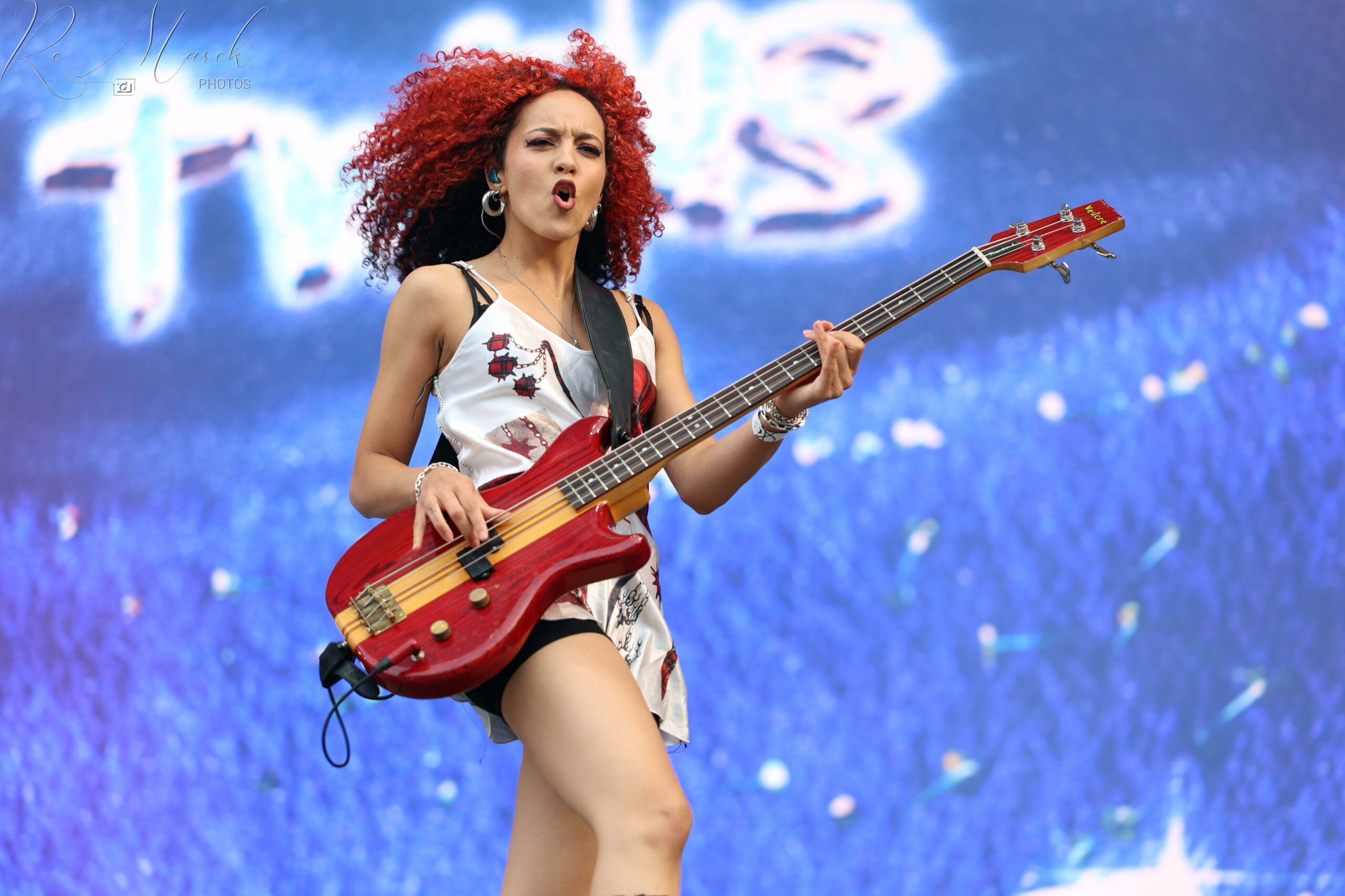 xxNova Twins 3 Cabaret Vert 24 D
