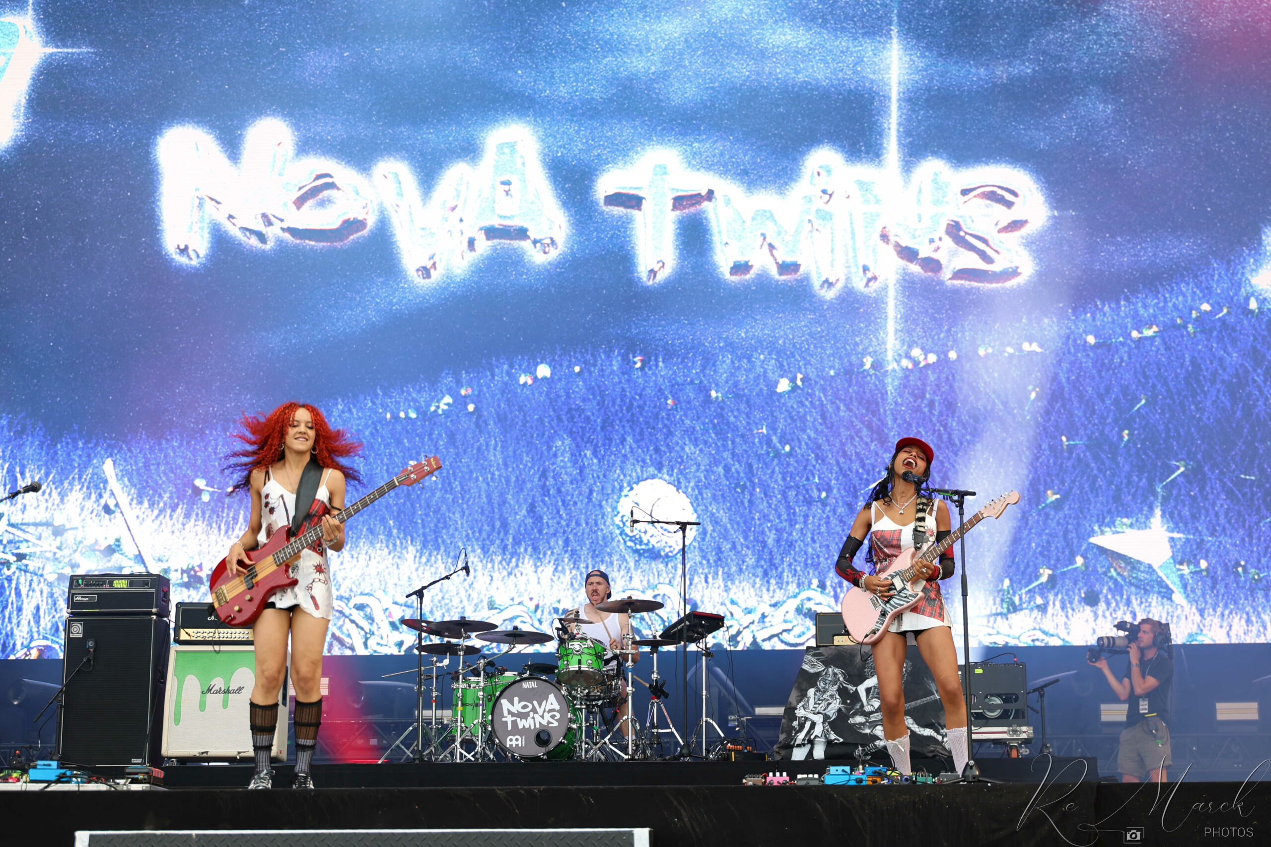 xxNova Twins 5 Cabaret Vert 24 D