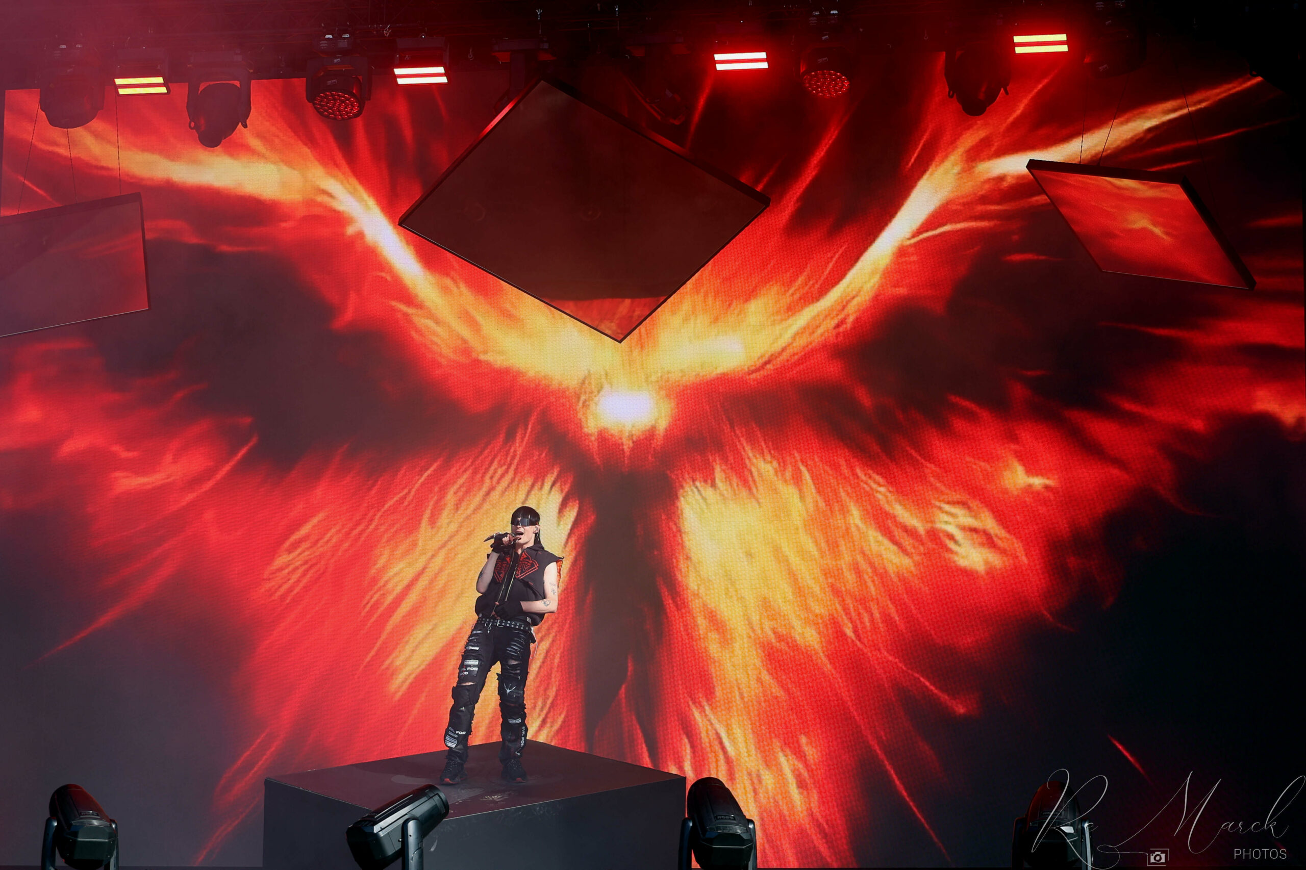 Pour un show hors du commun, demandez Aime Simone !