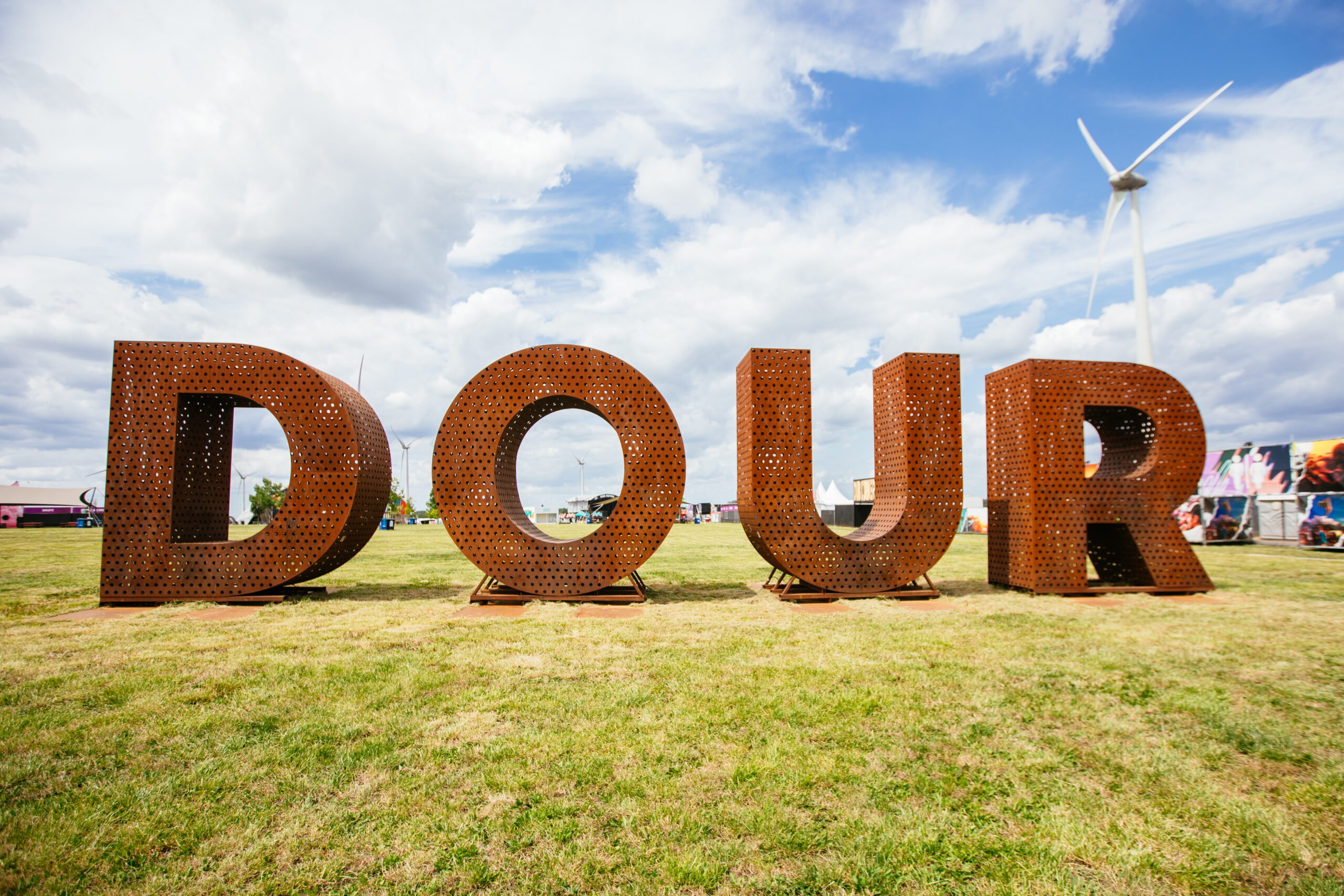 Apprêtez-vous à vibrer à Dour!