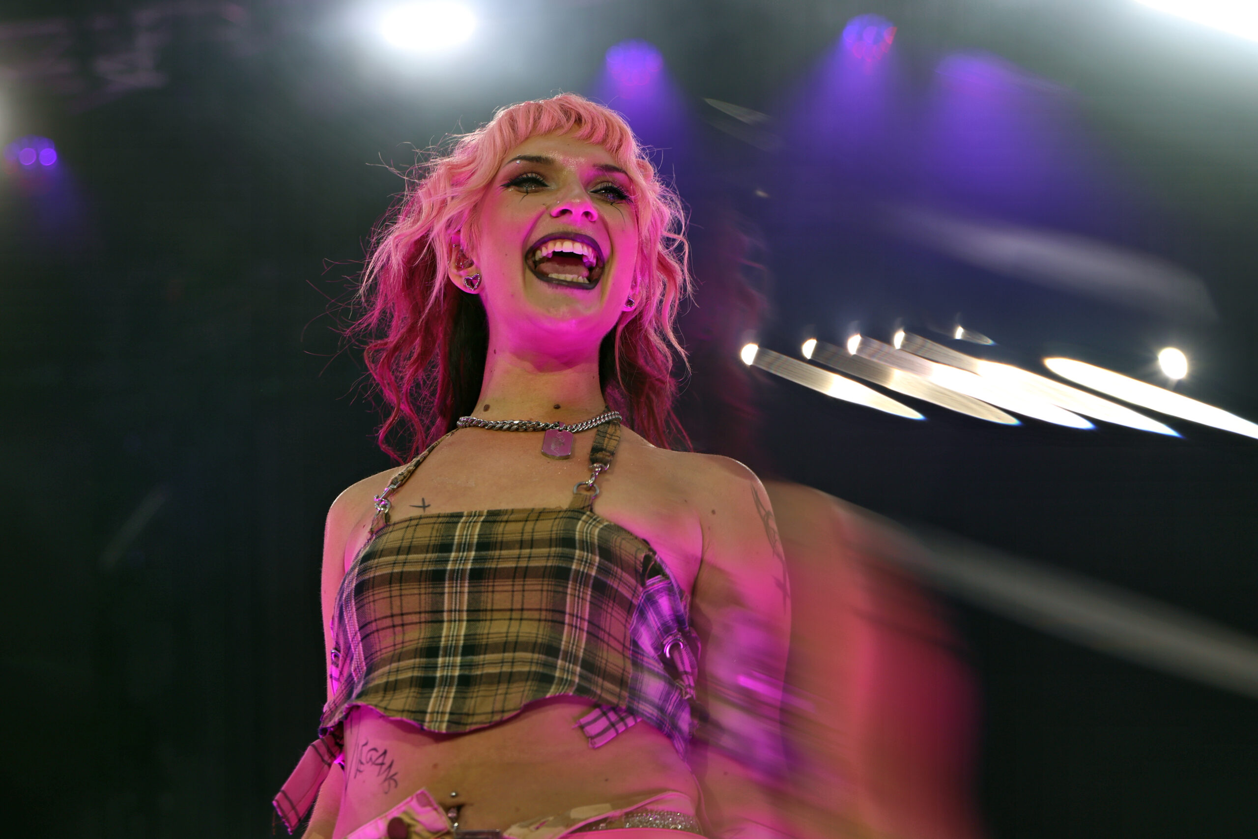 Delilah Bon 19 Cabaret Vert 26 J