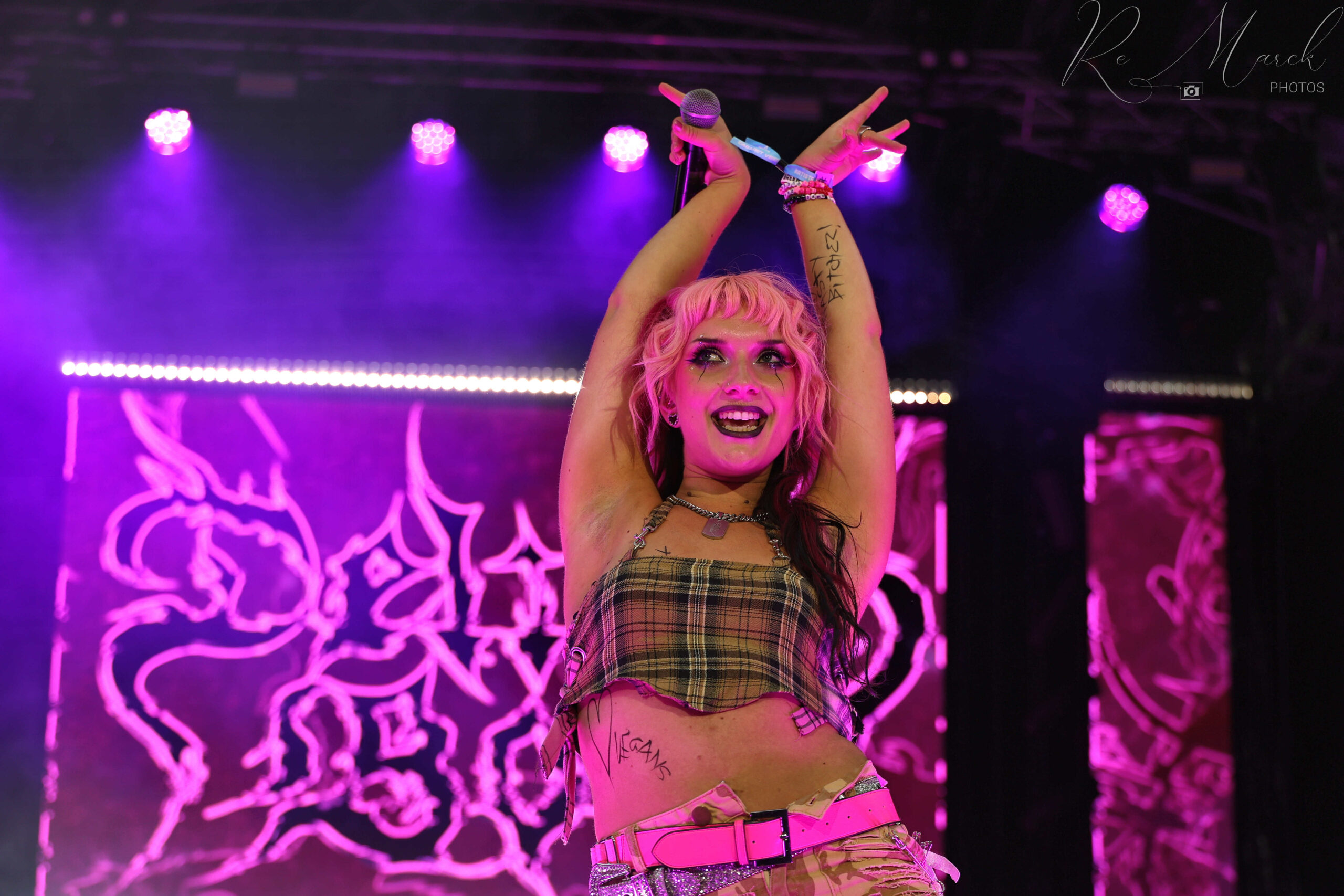 xxDelilah Bon 15 Cabaret Vert 26 J