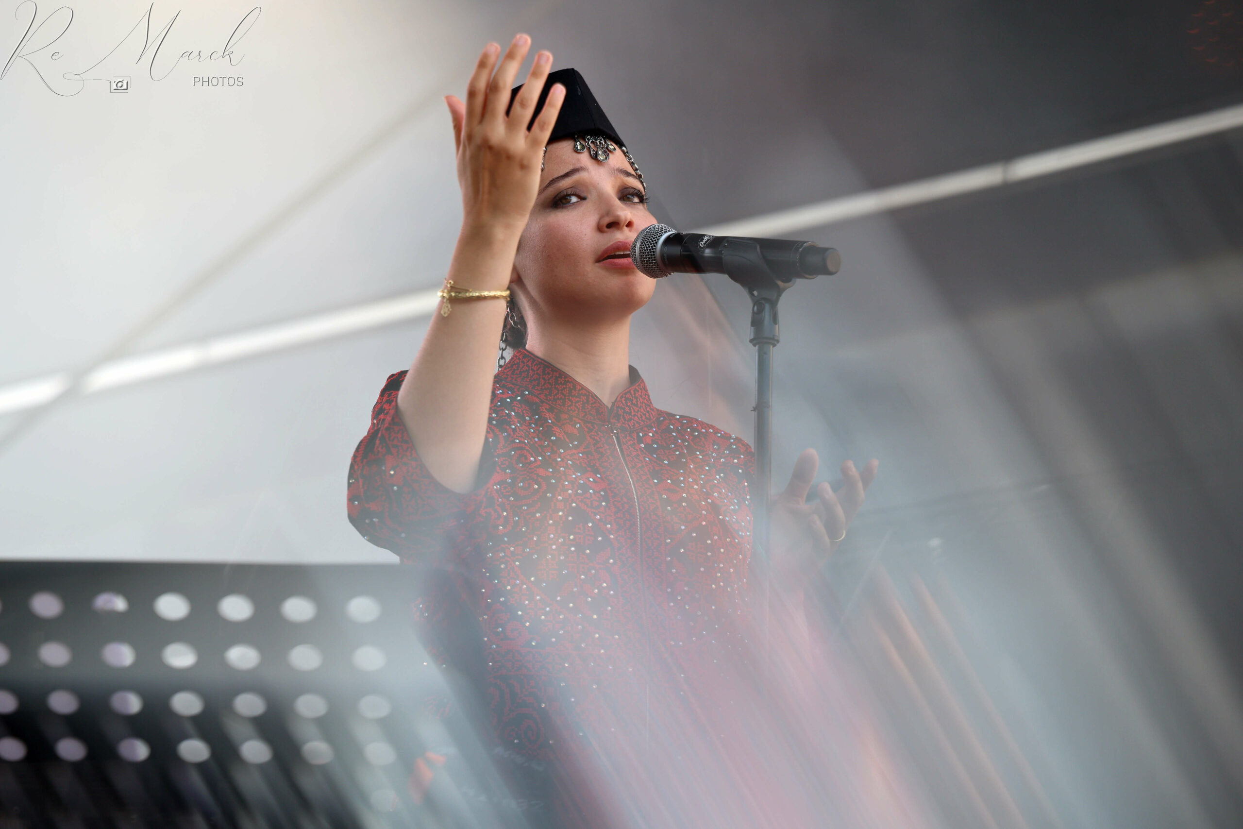 Meryem Aboulouafa fait valser les émotions en musique.