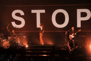 De Twiggy à OK KO, Superbus traverse les époques.